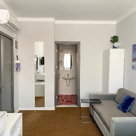 Hotel Delight Deluxe Port 2*