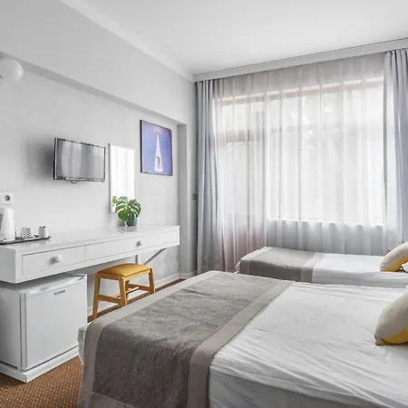 Delight Deluxe Port Hotel 2*