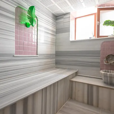 Szálloda Delight Deluxe & 2*