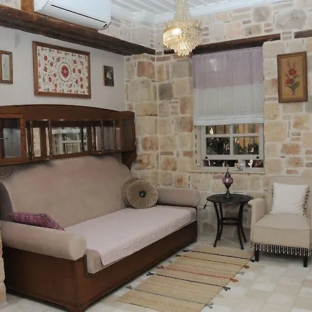 Delight Deluxe & Hotel 2*