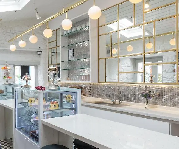 Ξενοδοχείο Delight Deluxe & 2*