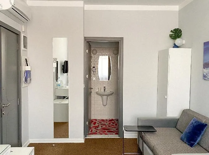 Ξενοδοχείο Delight Deluxe & 2*