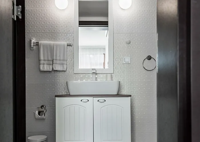 Ξενοδοχείο Delight Deluxe & 2*