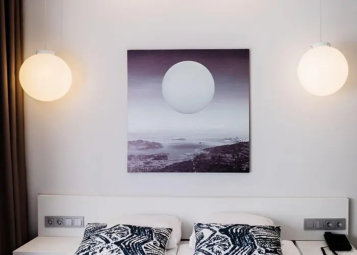 Delight Deluxe & Ξενοδοχείο 2*