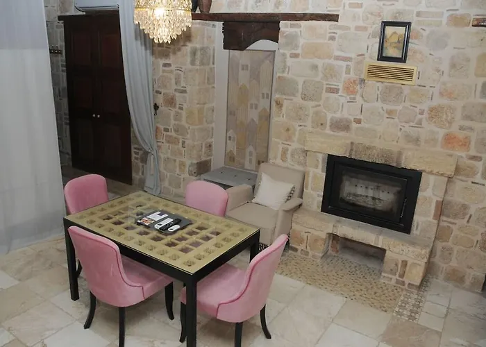 Ξενοδοχείο Delight Deluxe & 2*