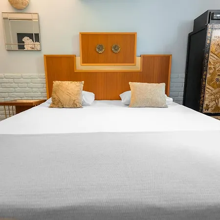 Delight Deluxe Port Hotel 2*