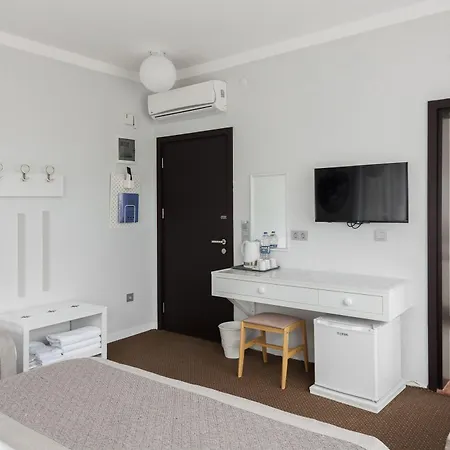 Delight Deluxe Port Hotel 2*